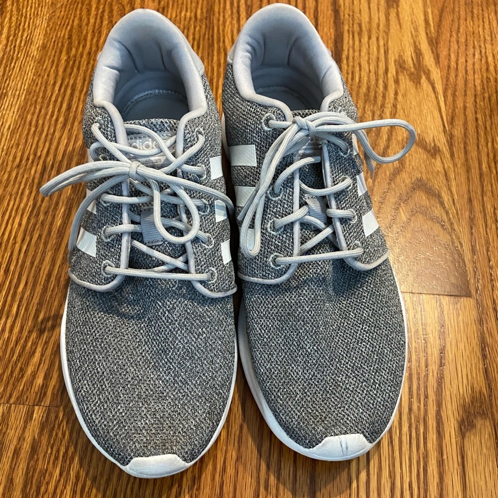 Women adidas sneakers size 8.5 - Picture 4 of 4